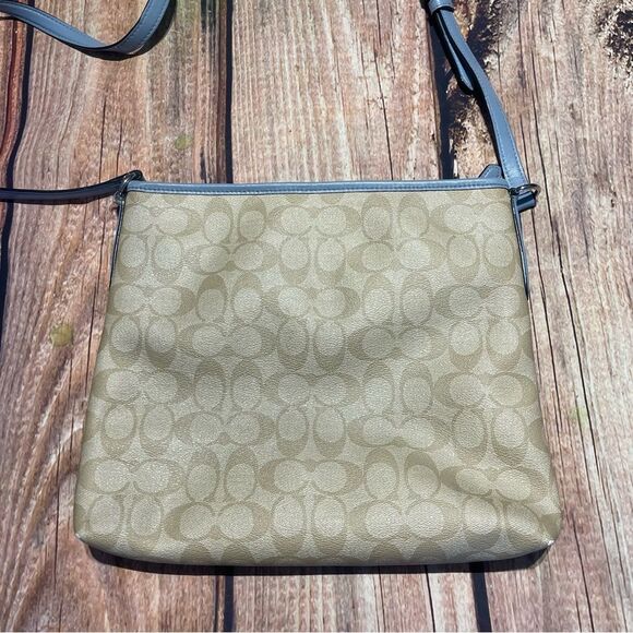 COACH file crossbody bag Signature tan blue silver hardware F58297 Preowned - Picture 3 of 14